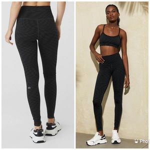 Alo Yoga Jacquard High Waisted Checkered Black Plaid Sz S